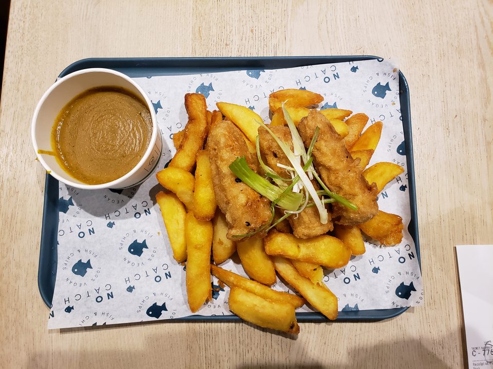 Curry sauce with chips