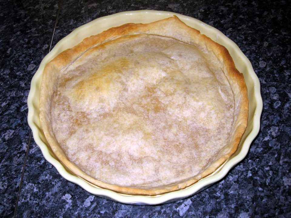 Baked sweet pastry case