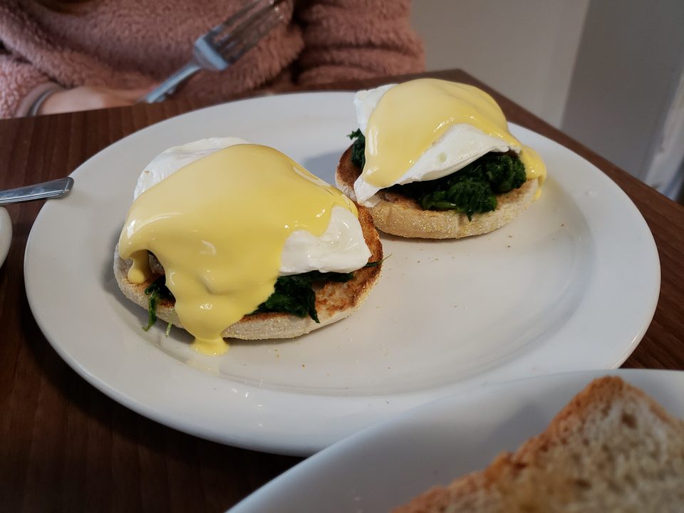 Eggs Florentine with hollandaise